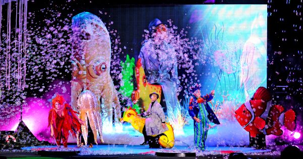 B - The Underwater Bubble Show