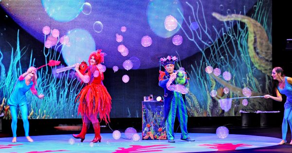 B - The Underwater Bubble Show