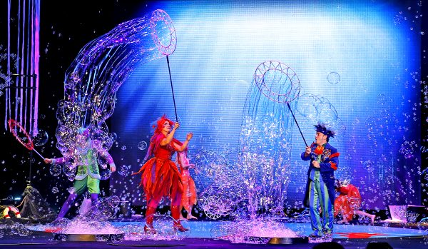 B - The Underwater Bubble Show