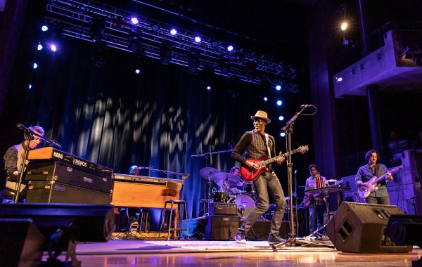 keb mo on stage