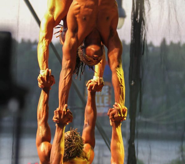 Equilibre Main A Main