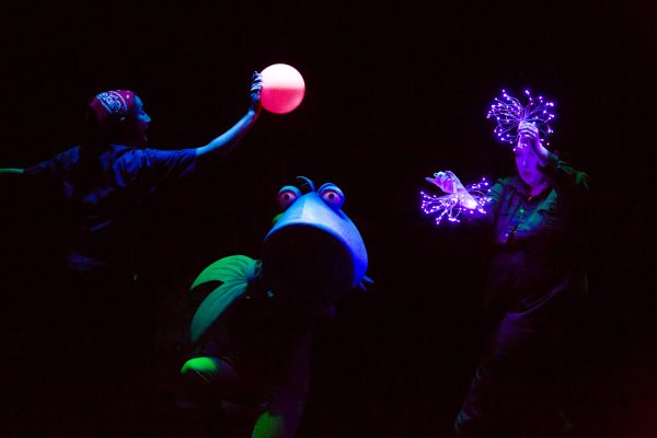 Theaterworksusa The Pout Pout Fish Photo By Jeremy Daniel L R Mukta Phatak, Kelly Grago, Leanne Brunn 2019