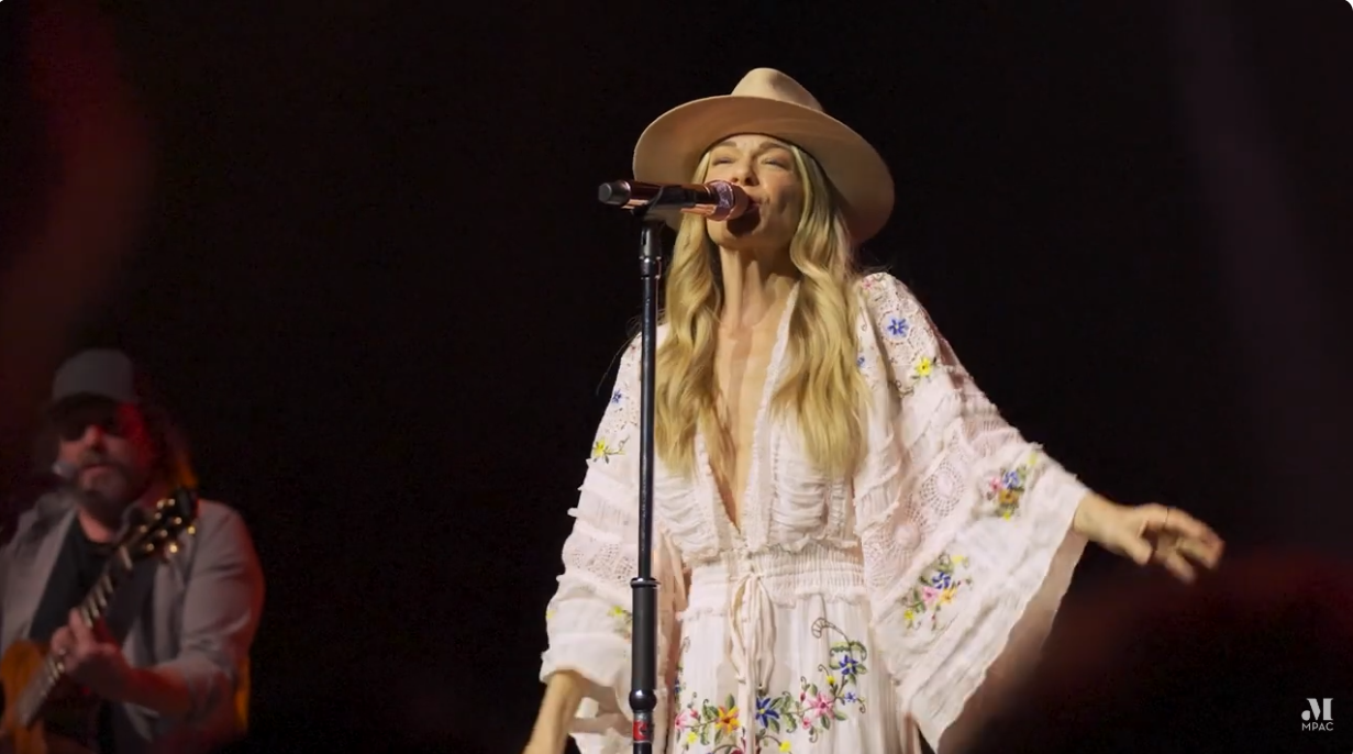 LeAnn Rimes: Greatest Hits Christmas Tour