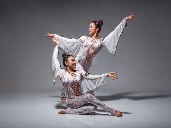 Contortion Girls.1